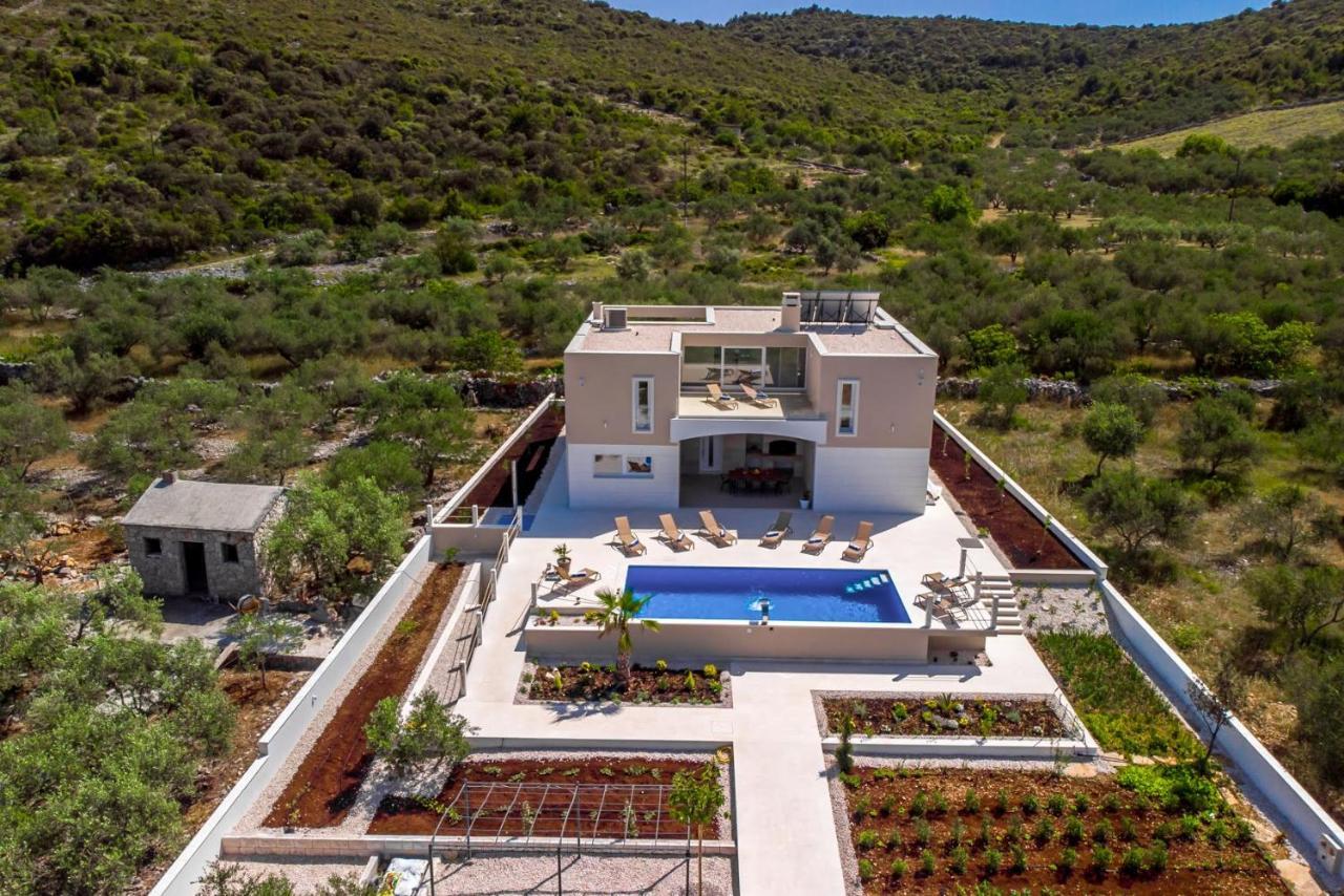Villa Hileja Марина Экстерьер фото